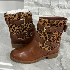 Brown leopard leather boots
